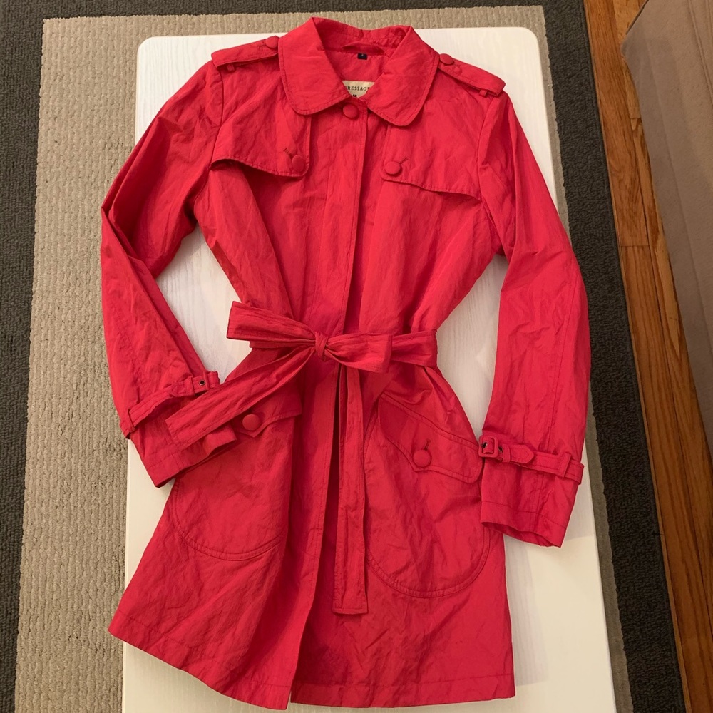 🚨SOLD 🌟 Bright Pink Trench EUC 🌺